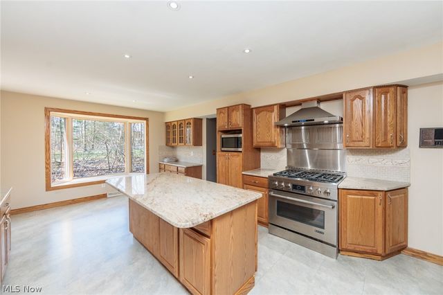 45 River Road, Hinckley, OH 44233