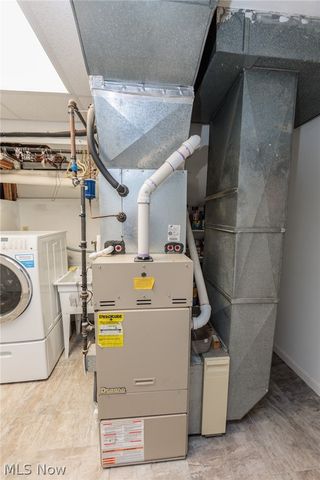 45 River Road, Hinckley, OH 44233