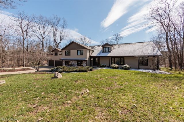 45 River Road, Hinckley, OH 44233