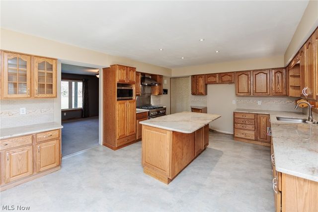 45 River Road, Hinckley, OH 44233