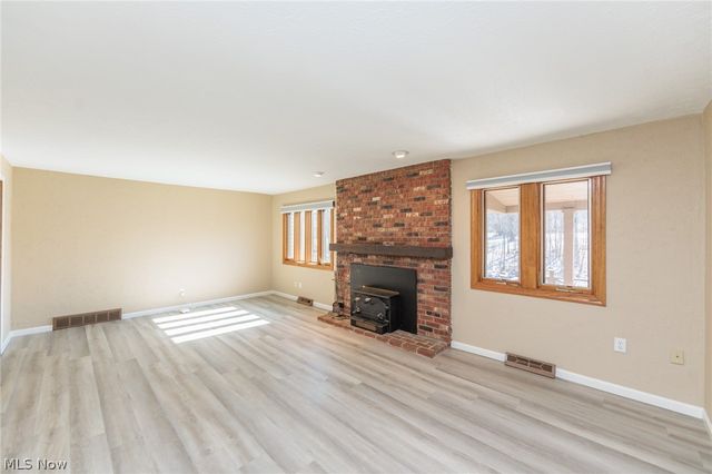 45 River Road, Hinckley, OH 44233