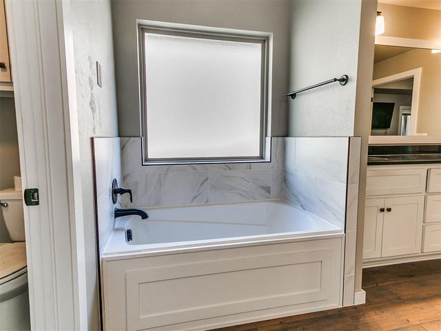 3600 Upland Ridge Drive, Yukon, OK 73099