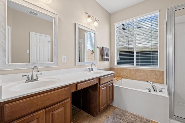 411 W St Elmo RD 24, Austin, TX 78745