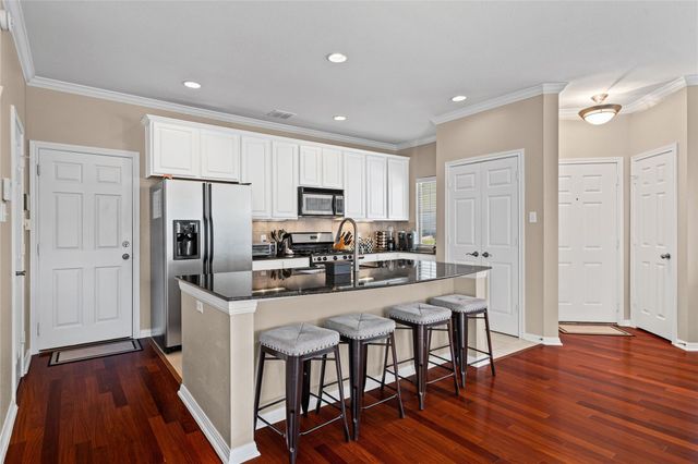 411 W St Elmo RD 24, Austin, TX 78745