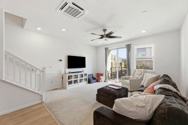 5752 Vibrant Loop, San Jose, CA 95119