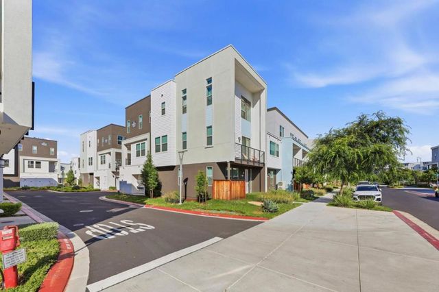 5752 Vibrant Loop, San Jose, CA 95119
