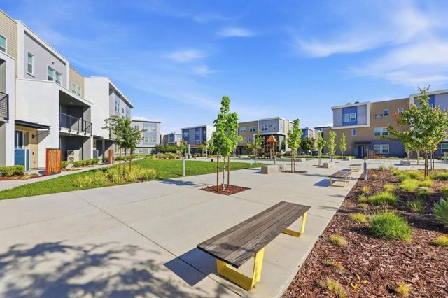 5752 Vibrant Loop, San Jose, CA 95119