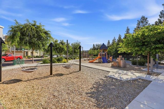 5752 Vibrant Loop, San Jose, CA 95119