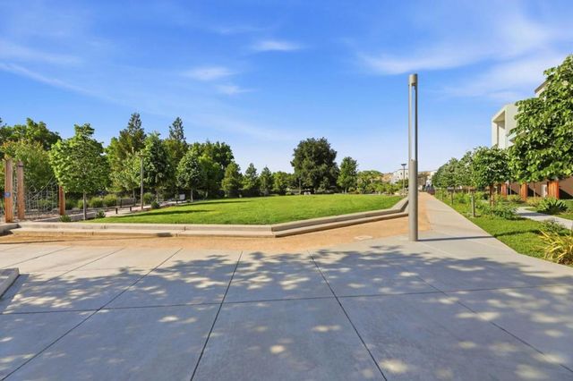 5752 Vibrant Loop, San Jose, CA 95119