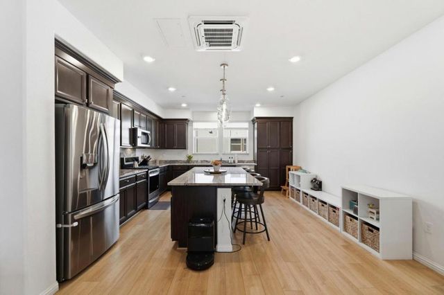 5752 Vibrant Loop, San Jose, CA 95119