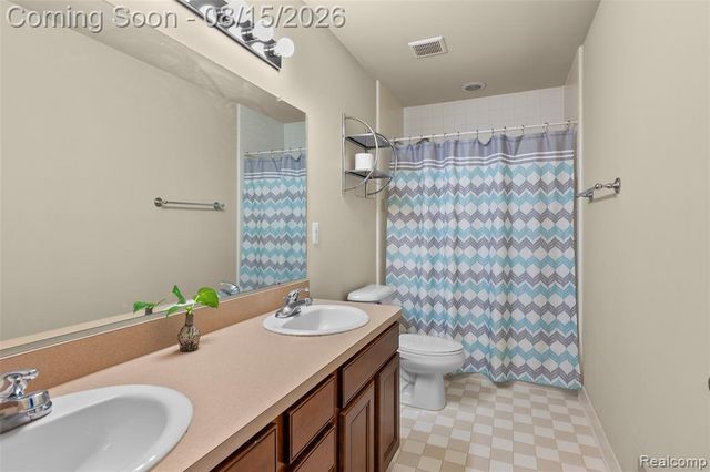 3809 Yorba Linda Boulevard, Royal Oak, MI 48073
