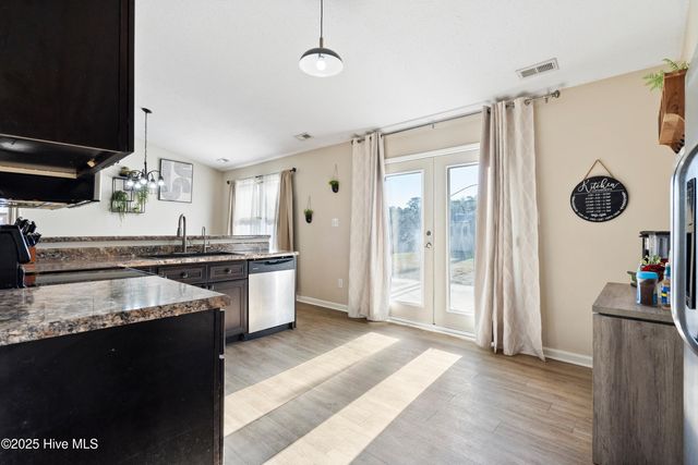 2000 Hunters Ridge Drive, Midway Park, NC 28544