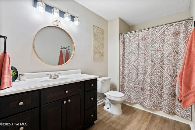 2000 Hunters Ridge Drive, Midway Park, NC 28544