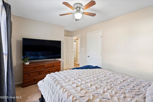 2000 Hunters Ridge Drive, Midway Park, NC 28544