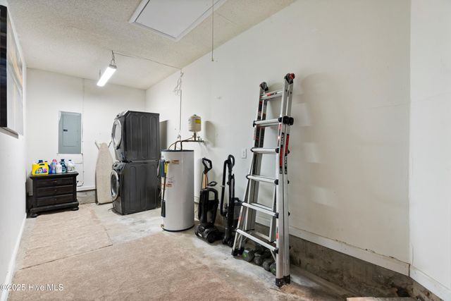 2000 Hunters Ridge Drive, Midway Park, NC 28544