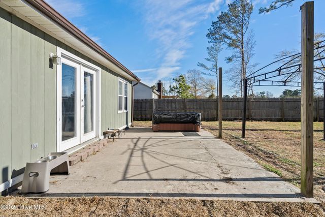 2000 Hunters Ridge Drive, Midway Park, NC 28544