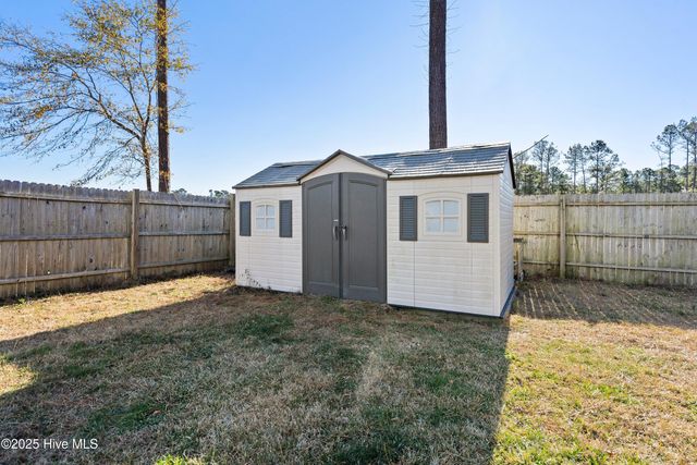 2000 Hunters Ridge Drive, Midway Park, NC 28544