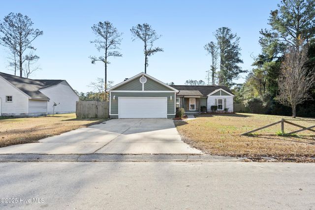 2000 Hunters Ridge Drive, Midway Park, NC 28544