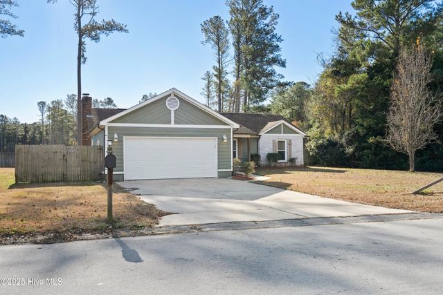 2000 Hunters Ridge Drive, Midway Park, NC 28544