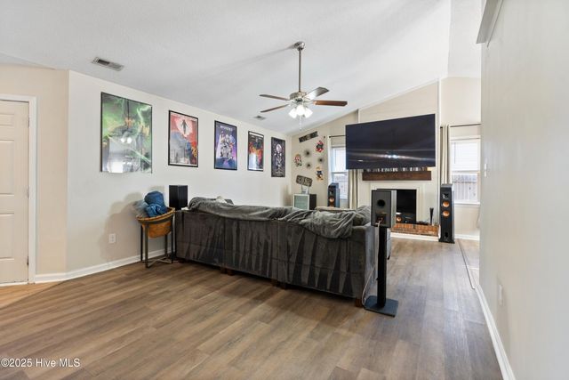 2000 Hunters Ridge Drive, Midway Park, NC 28544