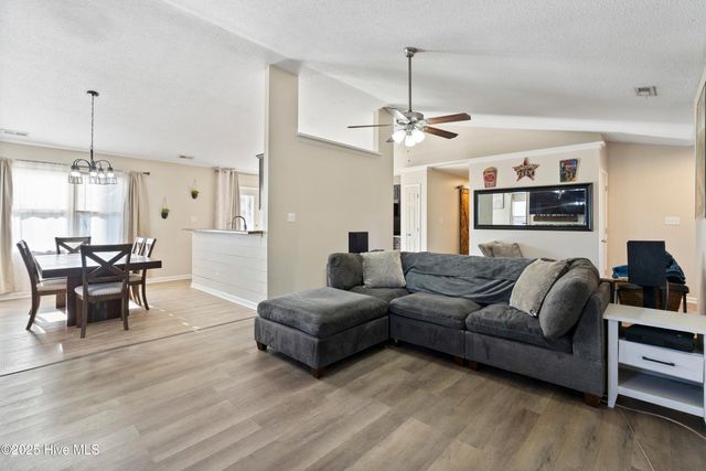 2000 Hunters Ridge Drive, Midway Park, NC 28544