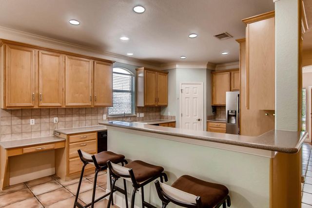 6914 Thorncliffe DR, Austin, TX 78731