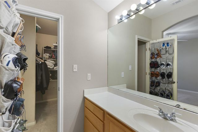 6914 Thorncliffe DR, Austin, TX 78731
