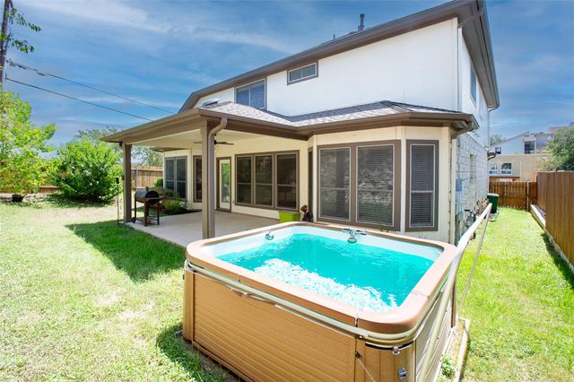 6914 Thorncliffe DR, Austin, TX 78731