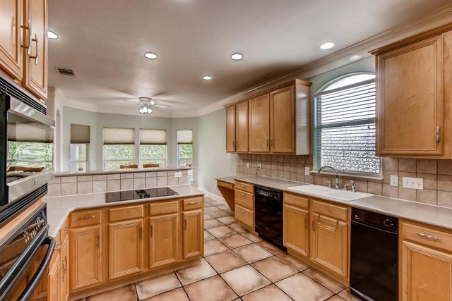 6914 Thorncliffe DR, Austin, TX 78731