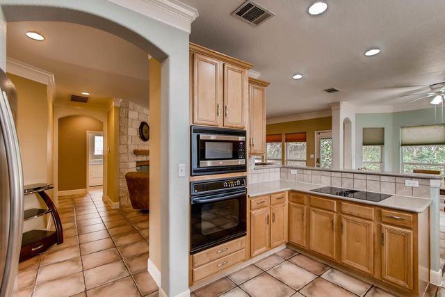 6914 Thorncliffe DR, Austin, TX 78731