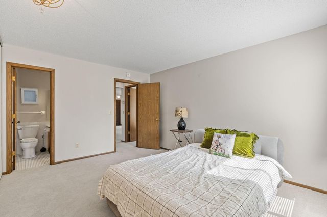 1164 Xene Lane N, Plymouth, MN 55447