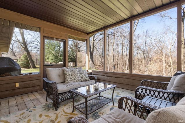 2271 S Old Ditch Road, Warsaw, IN 46580