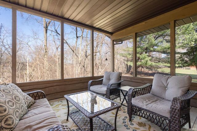 2271 S Old Ditch Road, Warsaw, IN 46580