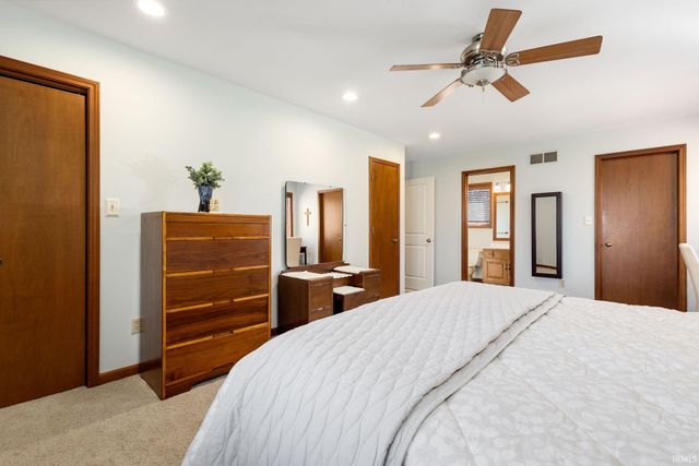 2271 S Old Ditch Road, Warsaw, IN 46580