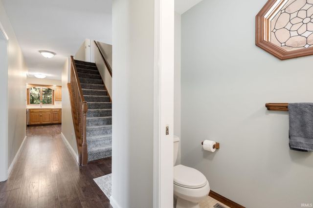 2271 S Old Ditch Road, Warsaw, IN 46580