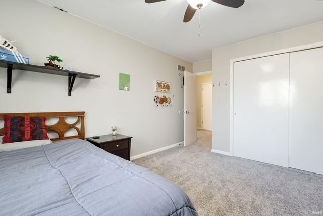 2271 S Old Ditch Road, Warsaw, IN 46580