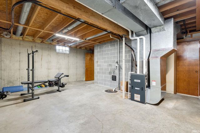 2271 S Old Ditch Road, Warsaw, IN 46580