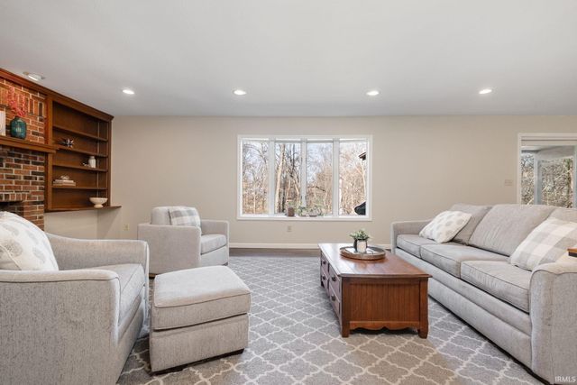 2271 S Old Ditch Road, Warsaw, IN 46580