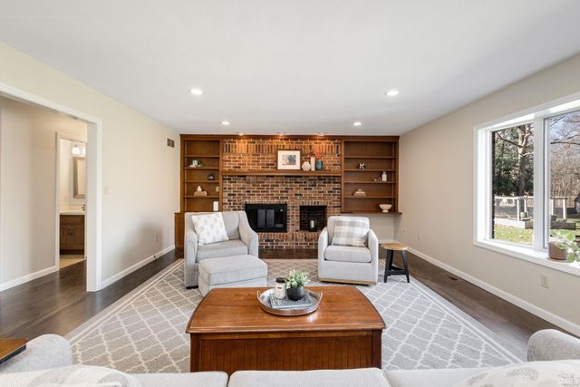 2271 S Old Ditch Road, Warsaw, IN 46580