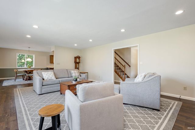 2271 S Old Ditch Road, Warsaw, IN 46580