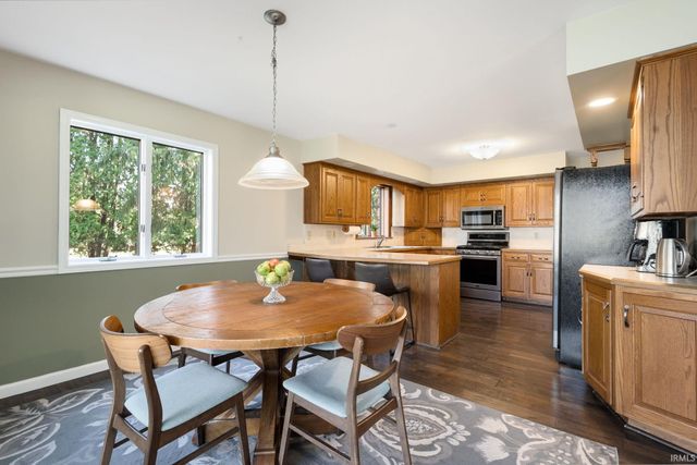 2271 S Old Ditch Road, Warsaw, IN 46580