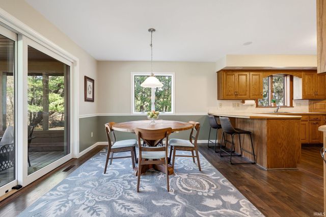 2271 S Old Ditch Road, Warsaw, IN 46580