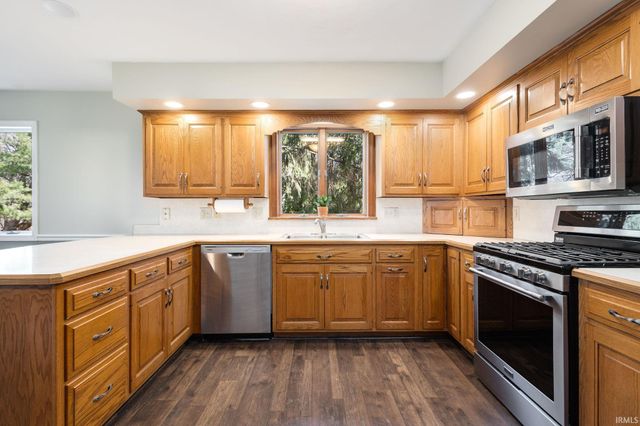 2271 S Old Ditch Road, Warsaw, IN 46580