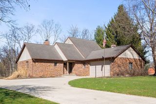 2271 S Old Ditch Road, Warsaw, IN 46580