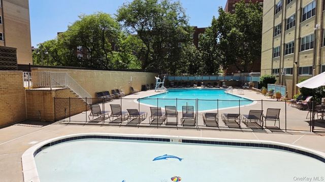 102-30 66th Road 17H, Forest Hills, NY 11375