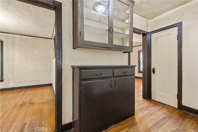 6553 Odessa Avenue, Los Angeles, CA 91406