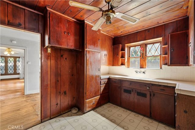 6553 Odessa Avenue, Los Angeles, CA 91406