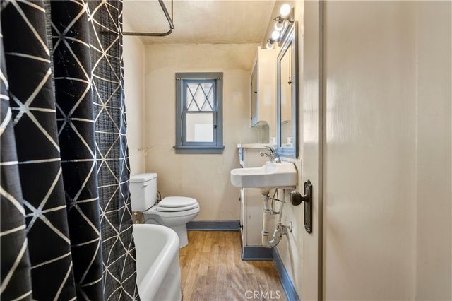 6553 Odessa Avenue, Los Angeles, CA 91406