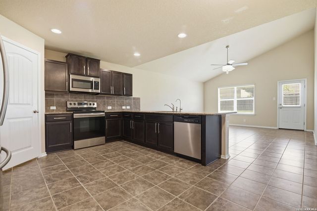 9011 WASHBURN CT, San Antonio, TX 78254