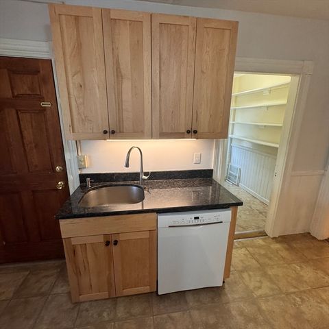 238 Water St 2, Leominster, MA 01453